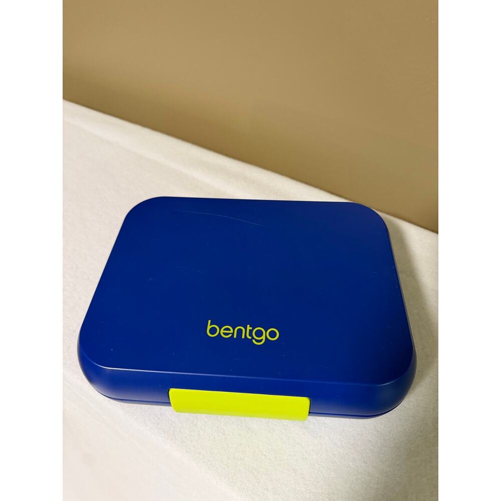 Bentgo kids leakproof Bento style lunchbox with removable divider